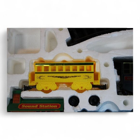 Battery Operated Western Special Train Set With Sound Station & Tracks - Picture 5 of 10
